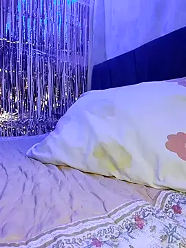 Snapshot of LUNAdeMARTE chatting on 16, 12, 2025 LUNAdeMARTE online show from 16, 12, 2025