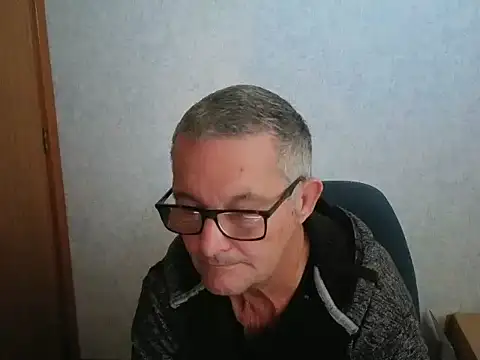 Snapshot of bigballnz chatting on 9, 6, 2026 bigballnz online show from 9, 6, 2026