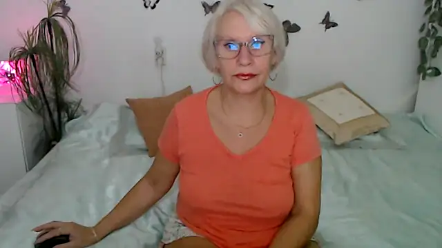 Ghertrude52 online show from 9, 9, 2025