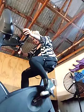 PinkTheHawk online show from 28, 11, 2025