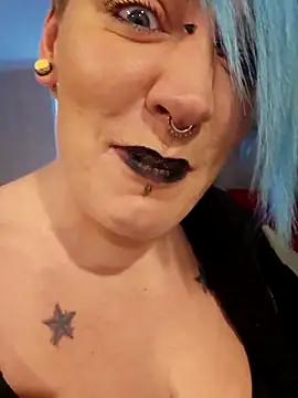 PinkTheHawk online show from 26, 4, 2026