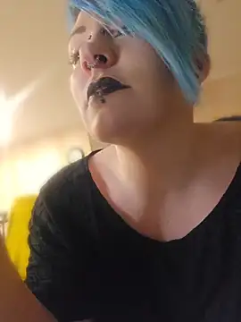 PinkTheHawk online show from 29, 4, 2026