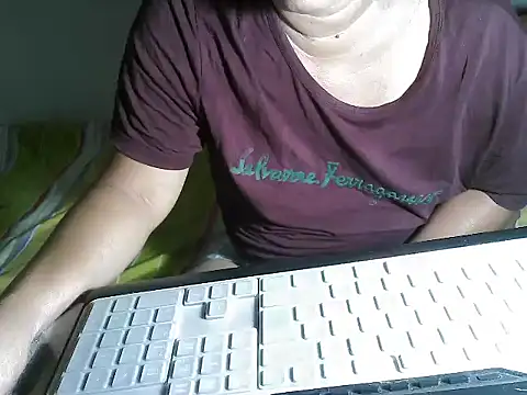 Snapshot of wethornypussy4u chatting on 17, 7, 2026 wethornypussy4u online show from 17, 7, 2026