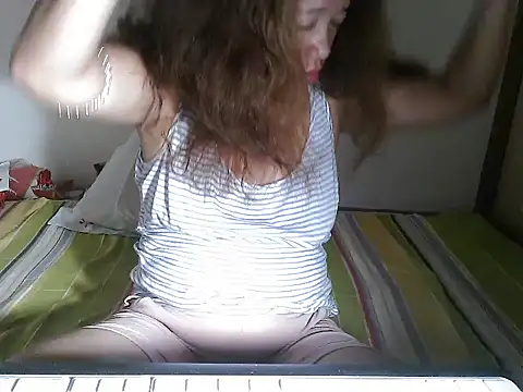 Snapshot of wethornypussy4u chatting on 23, 7, 2026 wethornypussy4u online show from 23, 7, 2026