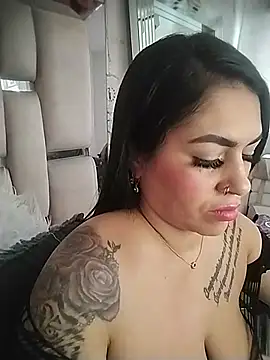 chelaqueen  online show from 15, 7, 2026