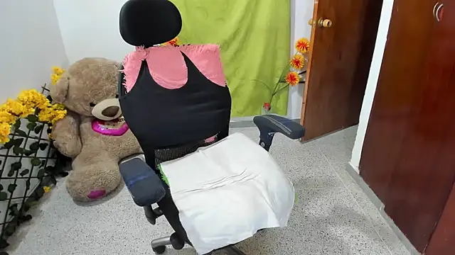 janelleritz online show from 8, 3, 2025