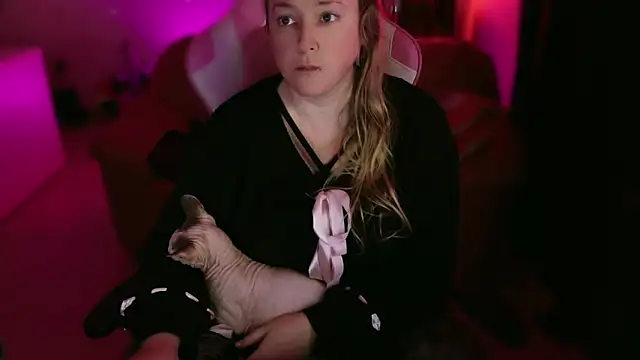 kisicaxx online show from 3, 3, 2025