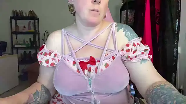 kisicaxx online show from 10, 7, 2026