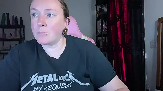 kisicaxx online show from 24, 7, 2026