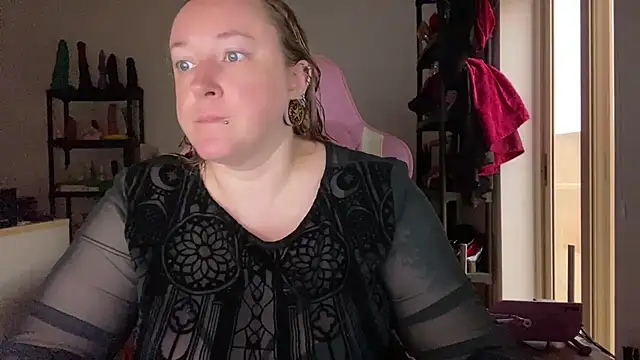 kisicaxx online show from 28, 7, 2026