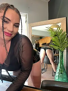 Snapshot of lovely_beast chatting on 19, 3, 2025 lovely beast online show from 19, 3, 2025