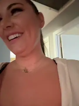 Snapshot of lovely_beast chatting on 16, 9, 2025 lovely beast online show from 16, 9, 2025