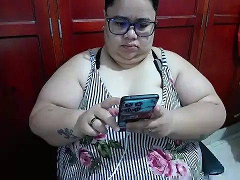 hotlesby4uxxx online show from 18, 6, 2026
