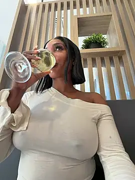   Nessa   online show from 25, 7, 2026