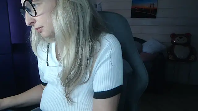 RubiLakros online show from 23, 4, 2026