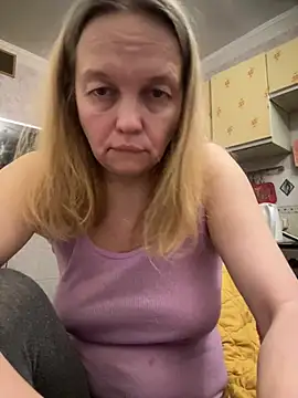 Snapshot of Susanel chatting on 3, 1, 2025 Susanel online show from 3, 1, 2025