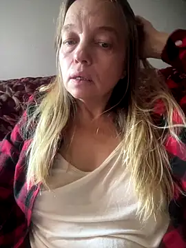 Snapshot of Susanel chatting on 13, 9, 2025 Susanel online show from 13, 9, 2025