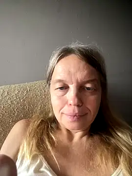 Snapshot of Susanel chatting on 11, 10, 2025 Susanel online show from 11, 10, 2025