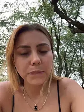 Snapshot of Brittanyrosexx chatting on 15, 3, 2025 Brittanyrosexx online show from 15, 3, 2025