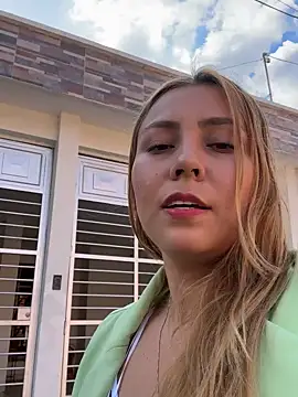 Snapshot of Brittanyrosexx chatting on 4, 10, 2025 Brittanyrosexx online show from 4, 10, 2025