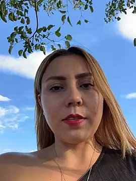 Snapshot of Brittanyrosexx chatting on 14, 10, 2025 Brittanyrosexx online show from 14, 10, 2025