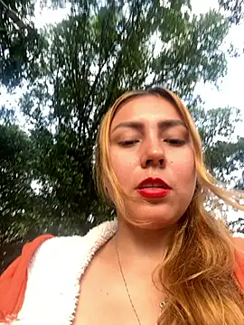 Snapshot of Brittanyrosexx chatting on 13, 11, 2025 Brittanyrosexx online show from 13, 11, 2025