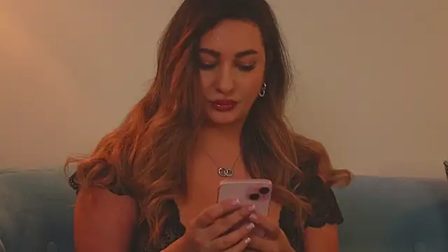 YaaraCollins online show from 28, 2, 2025