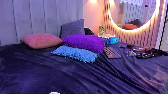 chantall1375 online show from 8, 2, 2025