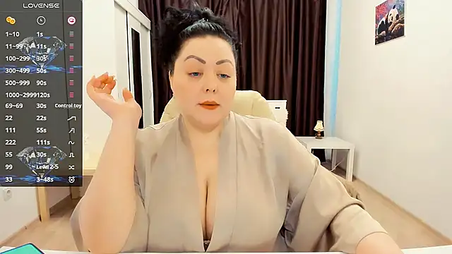 Nina Hopper online show from 27, 2, 2025