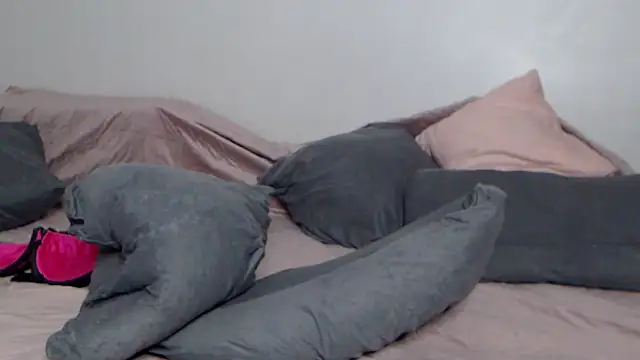 Snapshot of Cheresse chatting on 7, 1, 2025 Cheresse online show from 7, 1, 2025