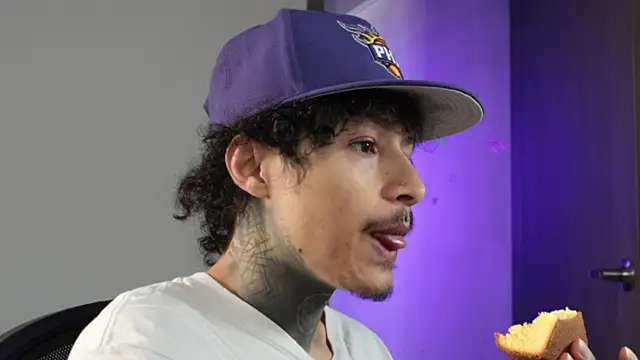 trieone online show from 22, 4, 2026