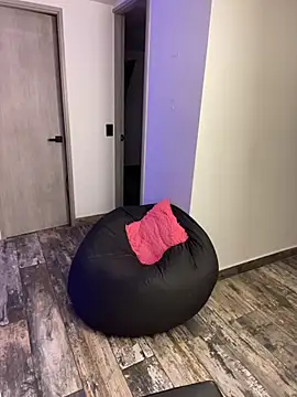 Victoria14  online show from 8, 11, 2025