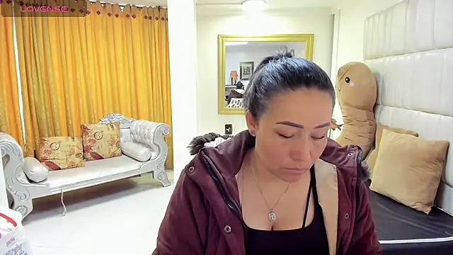 gaby trent online show from 27, 2, 2025