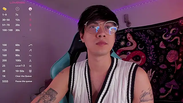 Snapshot of LeaneSeb chatting on 13, 1, 2025 LeaneSeb online show from 13, 1, 2025