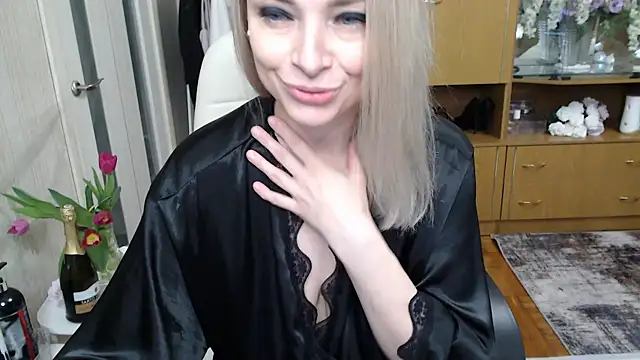 Mika Passion online show from 7, 3, 2025