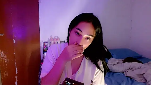 Snapshot of SweetLilly_18 chatting on 26, 9, 2025 SweetLilly 18 online show from 26, 9, 2025