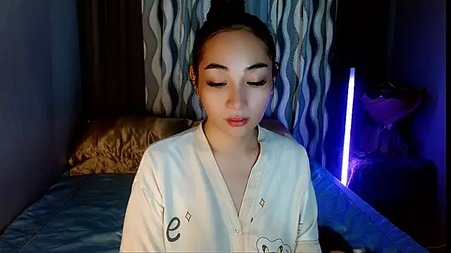 SweetLilly 18 online show from 24, 4, 2026
