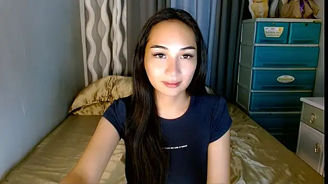 Snapshot of SweetLilly_18 chatting on 1, 6, 2026 SweetLilly 18 online show from 1, 6, 2026