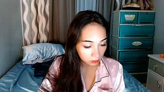 Snapshot of SweetLilly_18 chatting on 17, 6, 2026 SweetLilly 18 online show from 17, 6, 2026