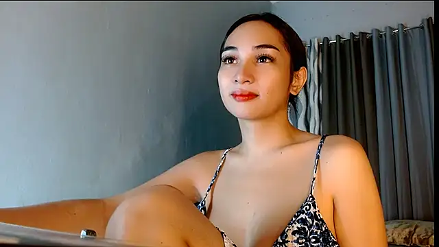 SweetLilly 18 online show from 13, 7, 2026