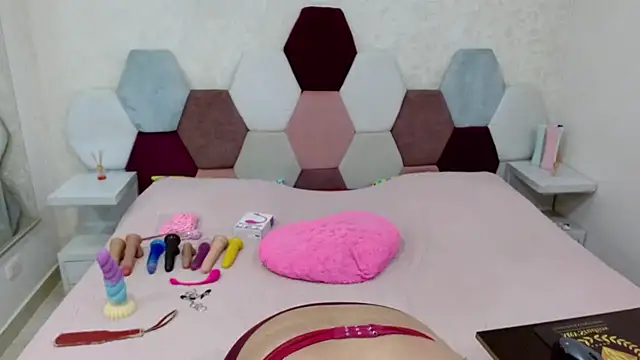 angel blue online show from 8, 4, 2026