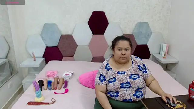 Snapshot of angel_blue chatting on 11, 6, 2026 angel blue online show from 11, 6, 2026