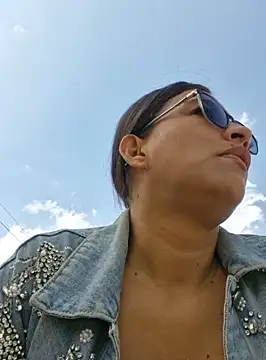 Snapshot of DAELAA chatting on 2, 2, 2025 DAELAA online show from 2, 2, 2025