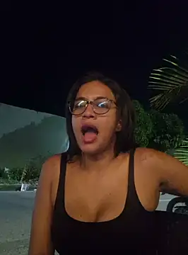 Snapshot of DAELAA chatting on 3, 2, 2025 DAELAA online show from 3, 2, 2025