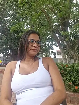 Snapshot of DAELAA chatting on 10, 2, 2025 DAELAA online show from 10, 2, 2025