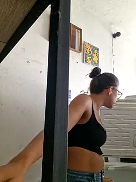 Snapshot of DAELAA chatting on 8, 9, 2025 DAELAA online show from 8, 9, 2025