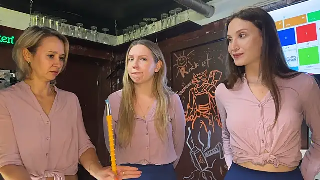 Snapshot of dirtypub chatting on 25, 9, 2025 dirtypub online show from 25, 9, 2025