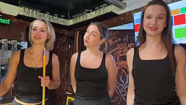 Snapshot of dirtypub chatting on 12, 10, 2025 dirtypub online show from 12, 10, 2025