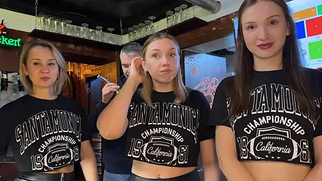 Snapshot of dirtypub chatting on 23, 10, 2025 dirtypub online show from 23, 10, 2025