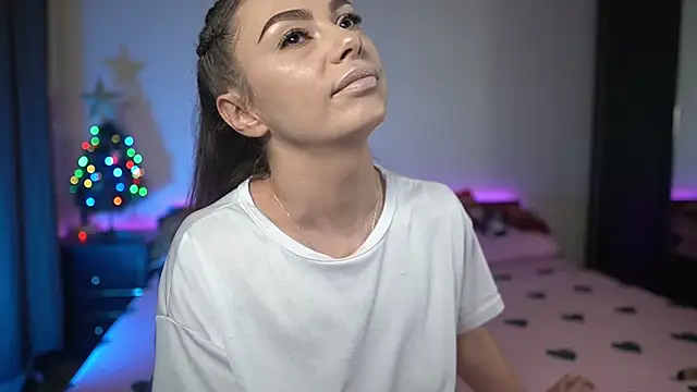 TiffanyPierce online show from 22, 12, 2025